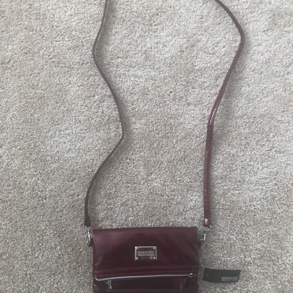 Kenneth Cole reaction cross body